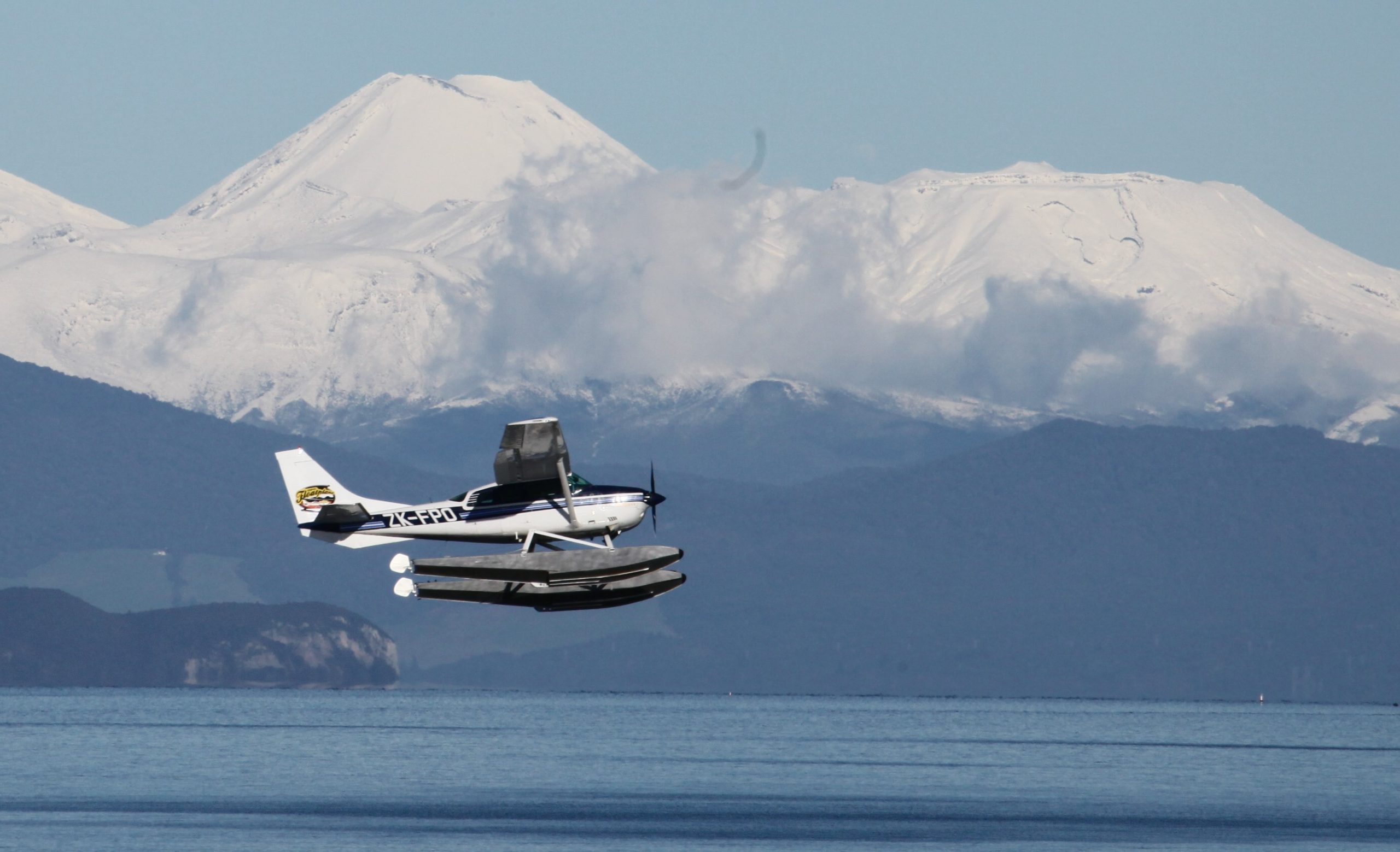 Taupo's Floatplan landing on the lake
